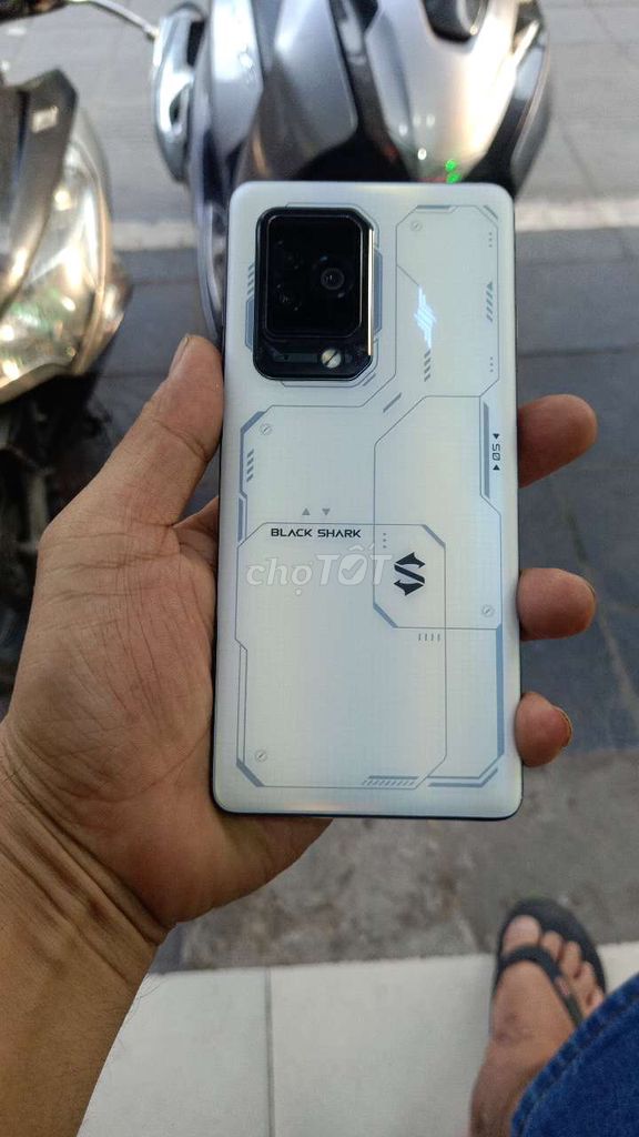 Black Shark 5 Pro 12GB 256GB Trắng. Mua bán Điện thoại tại Quận Cầu Giấy Hà Nội được đăng bởi trantam hình 1