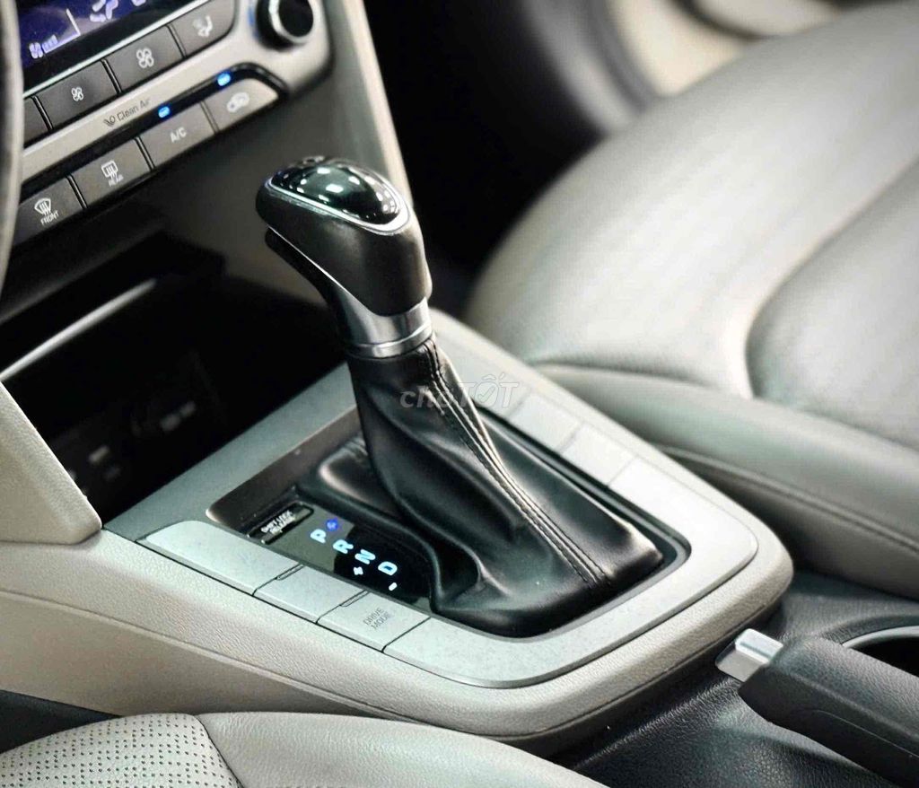 𝐇𝐲𝐮𝐧𝐝𝐚𝐢 𝐄𝐥𝐚𝐧𝐭𝐫𝐚 𝟏.𝟔𝐀𝐓 GLS 𝐌𝐨𝐝𝐞𝐥 𝟐𝟎𝟏𝟖 𝐒𝐢𝐞̂𝐮 Đ𝐞̣𝐩. Mua bán Ô tô tại Thành phố Thủ Đức Tp Hồ Chí Minh được đăng bởi Tấn Khang Chuyên Xe Lướt hình 11