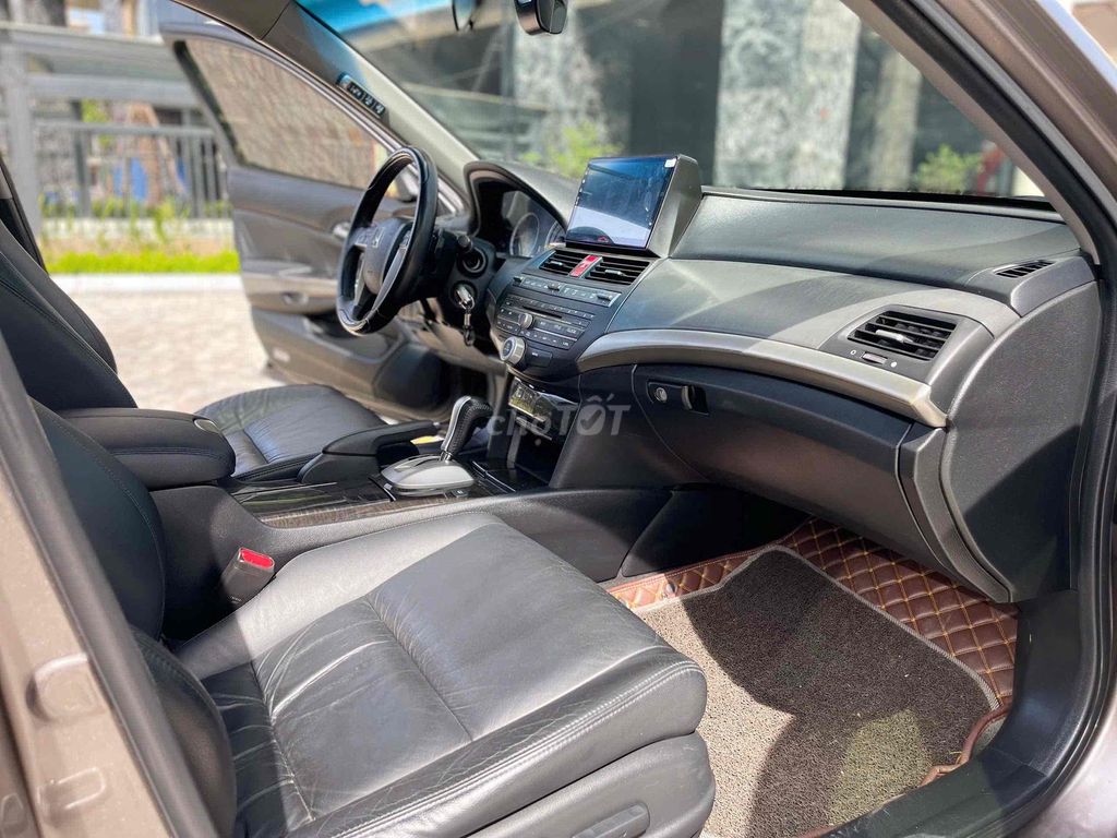 Honda Accord 2012 3.5 AT - 67000 km. Mua bán Ô tô tại Quận Long Biên Hà Nội được đăng bởi Mr Tài Oto hình 8