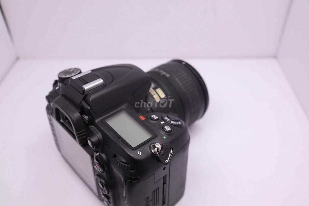Combo Nikon D7000 + lens 18-70