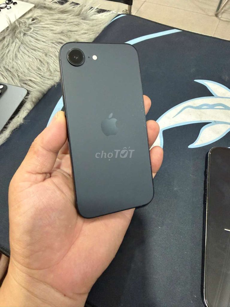 Apple iPhone 16e 128GB Đen 100% pin. Mua bán Điện thoại tại Quận Bình Thạnh Tp Hồ Chí Minh được đăng bởi Hoàng Giang hình 1
