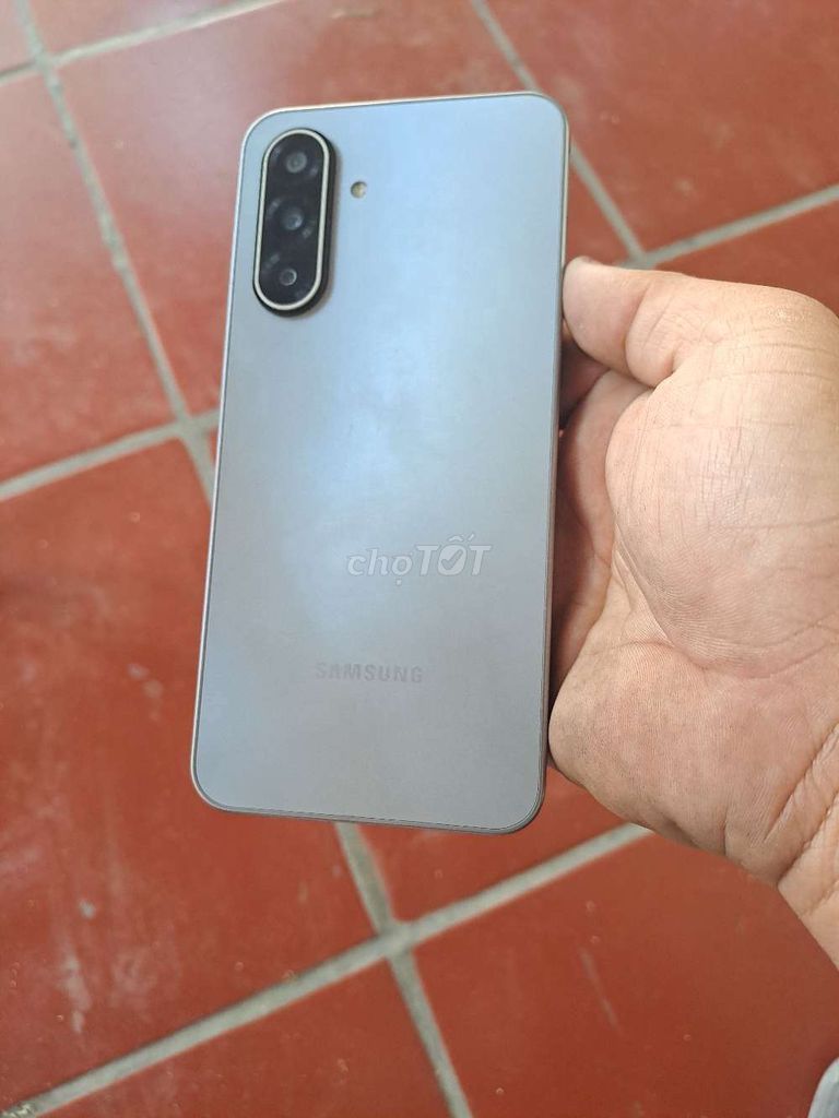 Samsung A17/5G Bạc Như mới. Mua bán Điện thoại tại Quận 6 Tp Hồ Chí Minh được đăng bởi yolo hình 1