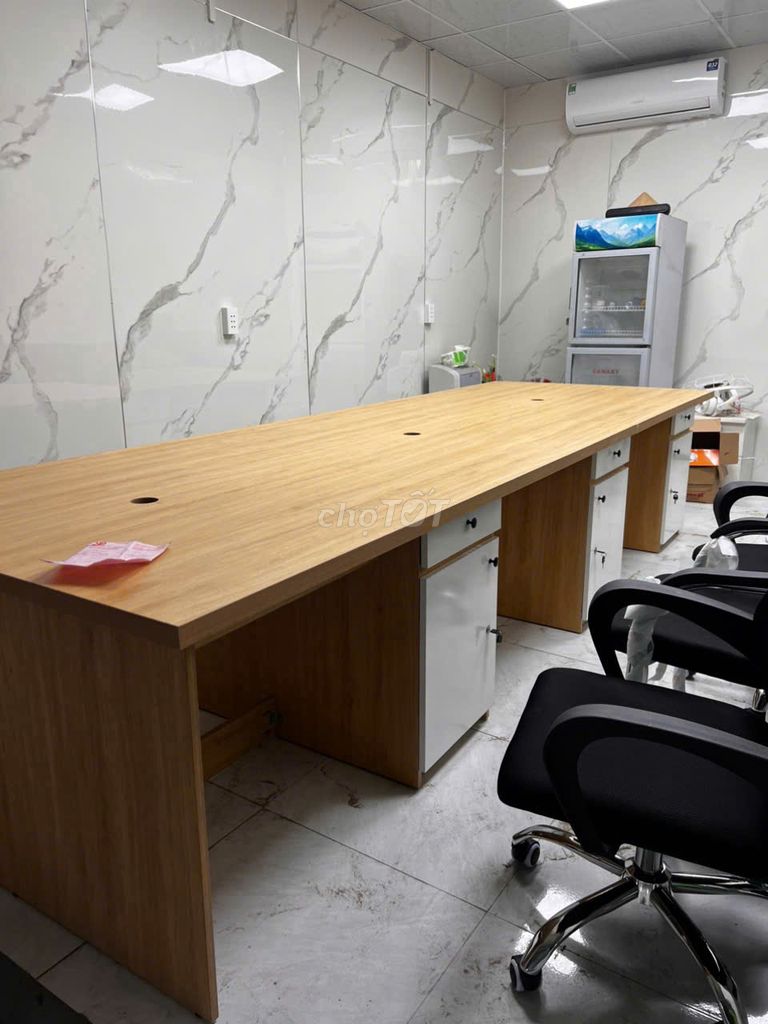 Bàn làm việc Gỗ Vàng nâu. Mua bán Đồ dùng văn phòng tại Quận Sơn Trà Đà Nẵng được đăng bởi THẾ GIỚI ĐỒ CŨ ĐÀ NẴNG hình 1
