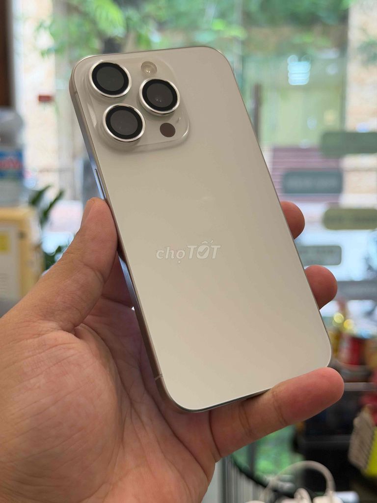 iPhone 15 Pro 128GB Trắng VN/A hàng siêu chất. Mua bán Điện thoại tại Quận Đống Đa Hà Nội được đăng bởi Hiếu hình 1