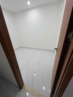 Phòng trọ 10 m² · Hẻm 985 Âu Cơ