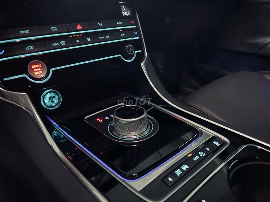 Jaguar XE 2016 Portfolio - 55000 km. Mua bán Ô tô tại Thành phố Thủ Đức Tp Hồ Chí Minh được đăng bởi Quynh Nguyen hình 3