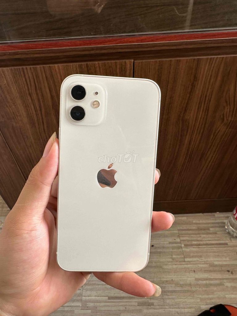 Apple iPhone 12 64GB Trắng Đã sử dụng. Mua bán Điện thoại tại Huyện Bình Lục Hà Nam được đăng bởi Chu Văn Đức hình 1