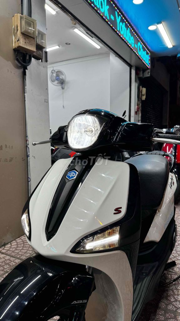 Libety Trắng Đen Spot 2022 ngay chủ công chứng. Mua bán Xe máy tại Quận Phú Nhuận Tp Hồ Chí Minh được đăng bởi VESPA  PIAGGIO BẢO HƯNG Vespa cũ trả góp  hình 2