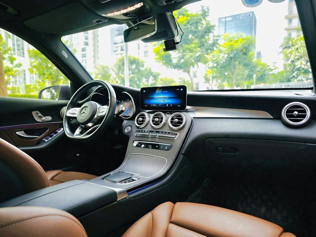 🔺MERCEDES GLC 300 4MATIC V1 MODEL 2023 ĐEN/NÂU. Mua bán Ô tô tại Quận 7 Tp Hồ Chí Minh được đăng bởi Tung hình 5