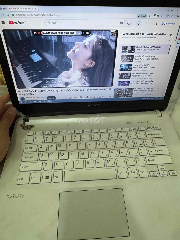 Sony Vaio Trắng Gãy bản lề. Mua bán Laptop tại Thành phố Đà Lạt Lâm Đồng được đăng bởi Pham Binh hình 1