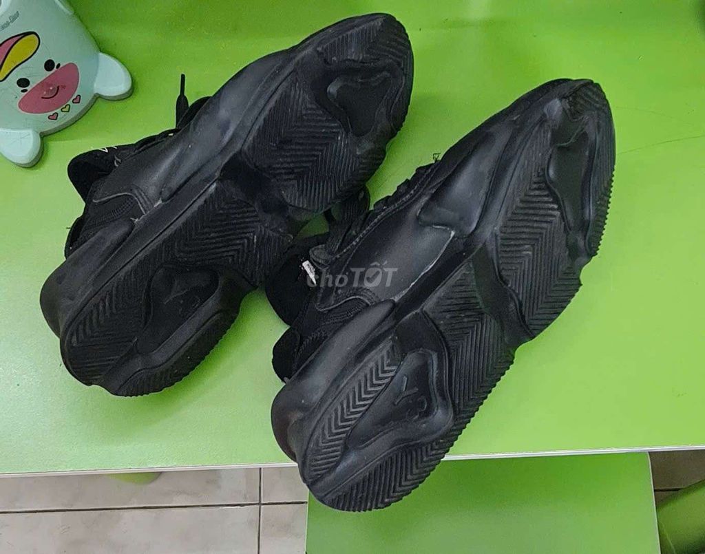 Giày thể thao Y3 Nam Đen size 42-42.5. Mua bán Giày dép tại Quận Lê Chân Hải Phòng được đăng bởi Đỗ Văn Tuệ hình 1