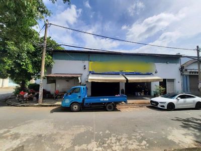 Đất có sẵn kho, văn phòng. Mua bán đất tại Quận 12 Tp Hồ Chí Minh được đăng bởi Bùi Văn Huyến