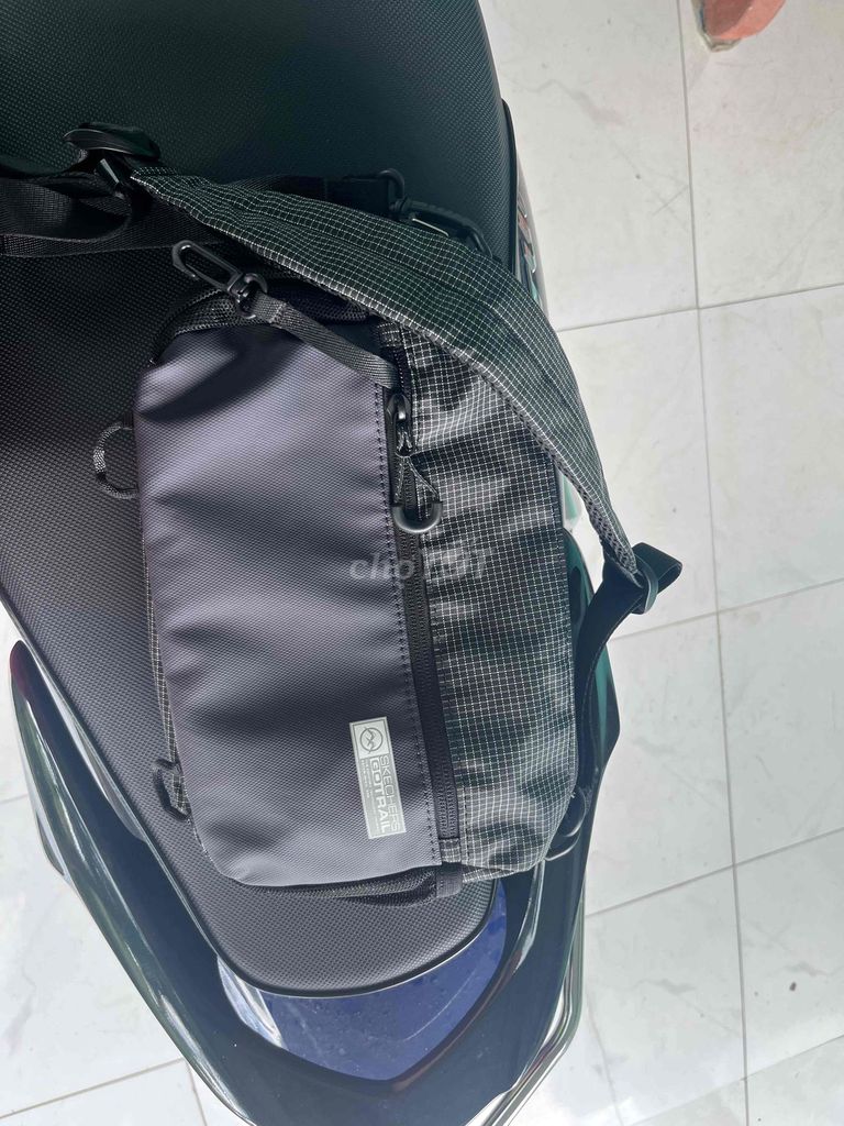 Túi đeo chéo GOTRAIL Vải Đen Unisex. Mua bán Túi xách tại Thị xã Cai Lậy Tiền Giang được đăng bởi 45_Nguyễn Khánh Vy hình 1