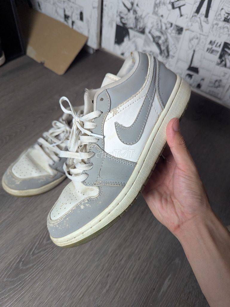 Giày thể thao Nike Air Jordan 1 Low Trắng Xám. Mua bán Giày dép tại Quận Hà Đông Hà Nội được đăng bởi The Good Stuff Shop hình 1
