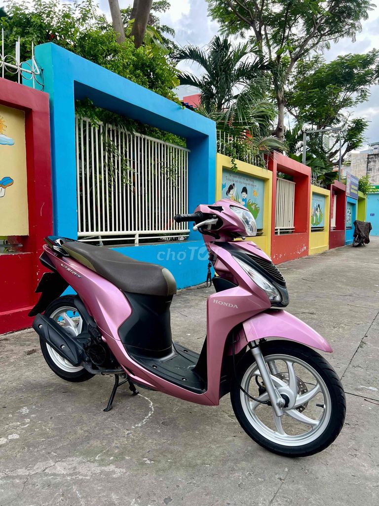 VISION HỒNG BSTP CHÍNH CHỦ CÔNG CHỨNG SANG TÊN. Mua bán Xe máy tại Quận Gò Vấp Tp Hồ Chí Minh được đăng bởi Nguyễn Cường hình 1