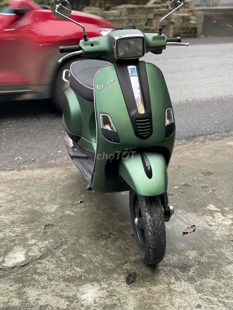 Bán xe Vespa đèn vuông. Mua bán Xe máy tại Thành phố Huế Thừa Thiên Huế được đăng bởi quang toàn hình 1