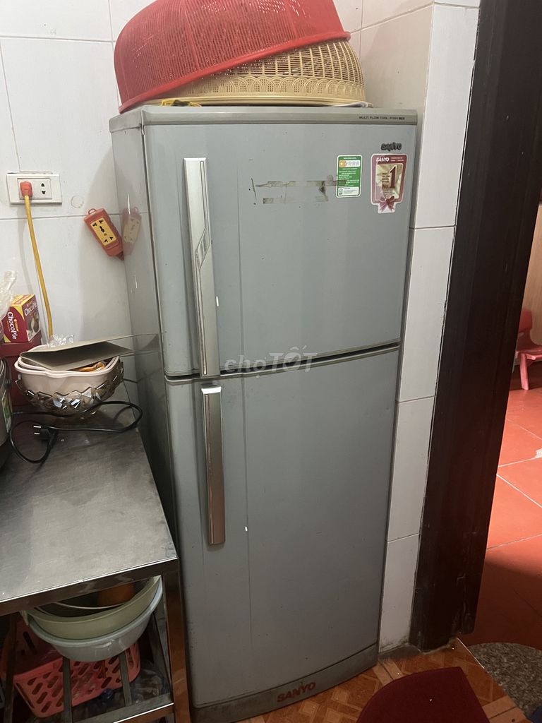 Tủ lạnh Sanyo 180L Xám. Mua bán Tủ lạnh tại Huyện Thanh Trì Hà Nội được đăng bởi Đăng hình 1