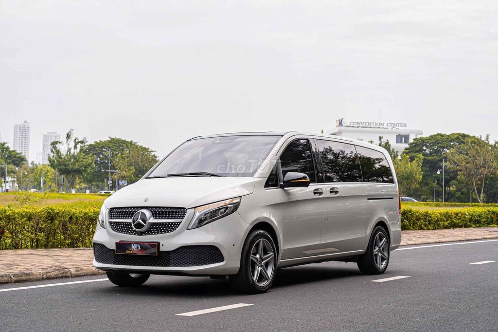 Mercedes V250 Luxury 2021 xe 7 chỗ màu trắng. Mua bán Ô tô tại Quận 7 Tp Hồ Chí Minh được đăng bởi Dương Phương hình 4
