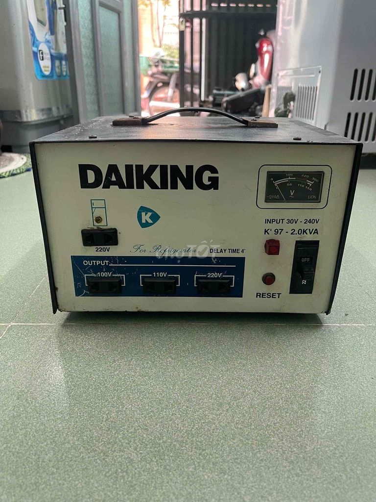 Ổn áp Daiking  2kva lõi đồng xài tốt