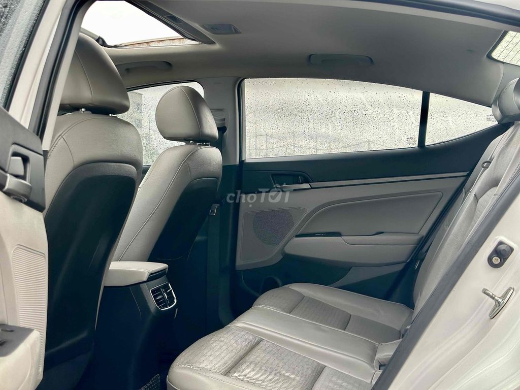 Bán xe Elantra 2016 Số tự động.. Mua bán Ô tô tại Thành phố Huế Thừa Thiên Huế được đăng bởi Nguyễn Xuân Hải hình 14