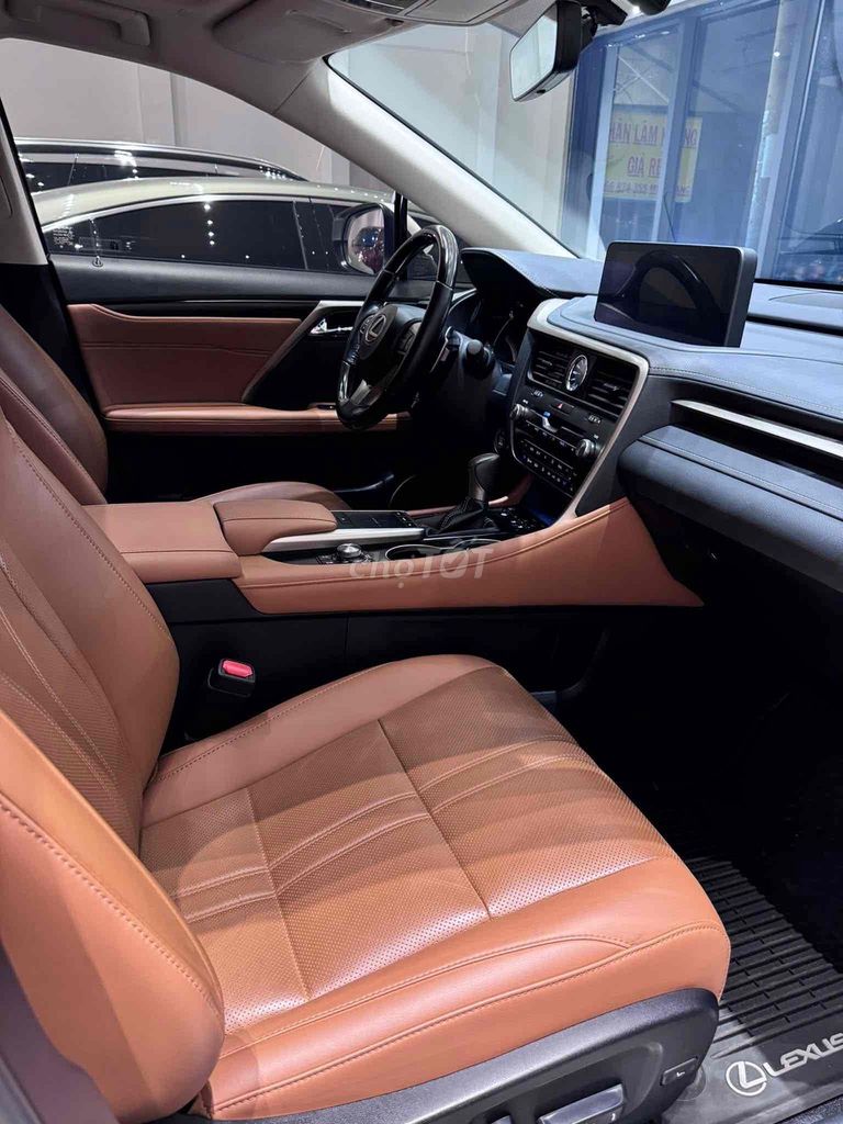 Lexus RX 2021 300 - 12000 km. Mua bán Ô tô tại Quận Gò Vấp Tp Hồ Chí Minh được đăng bởi Phạm Quang hình 11