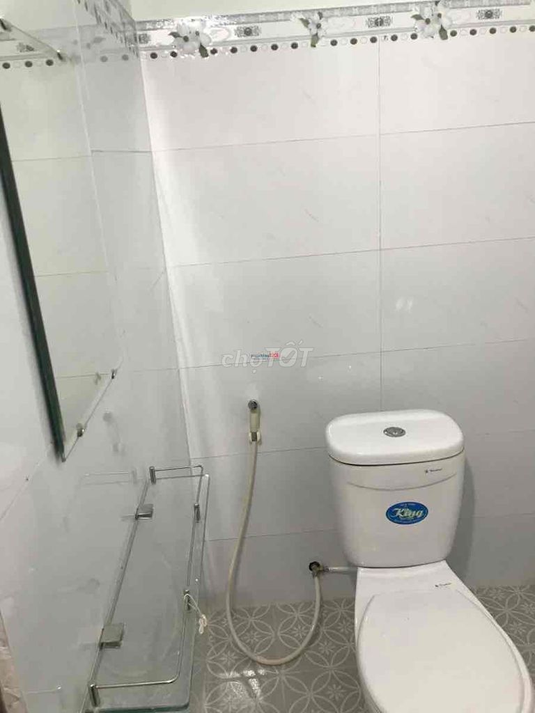 Cho thuê phòng cách trường Đh Công thương 300mét.