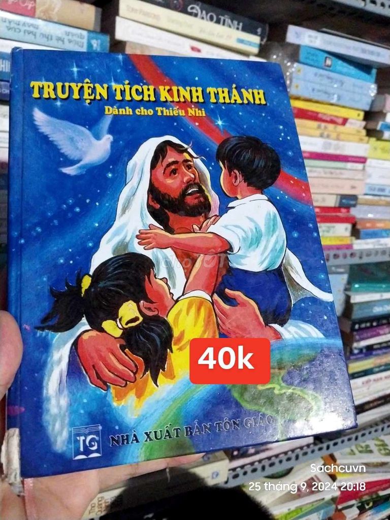 Sách Kinh thánh có tranh màu giá rẻ