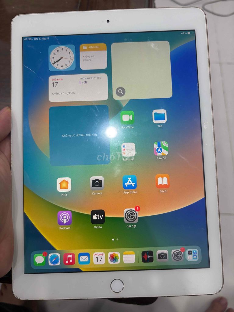 Apple iPad Gen 5 128GB Wifi tặng phụ kiện. Mua bán Máy tính bảng tại Quận Hai Bà Trưng Hà Nội được đăng bởi Dũng hình 1