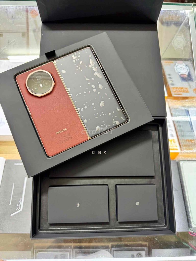 Honor Magic V3 512GB Đỏ. Mua bán Điện thoại tại Thành phố Bến Tre Bến Tre được đăng bởi Bin Võ hình 1