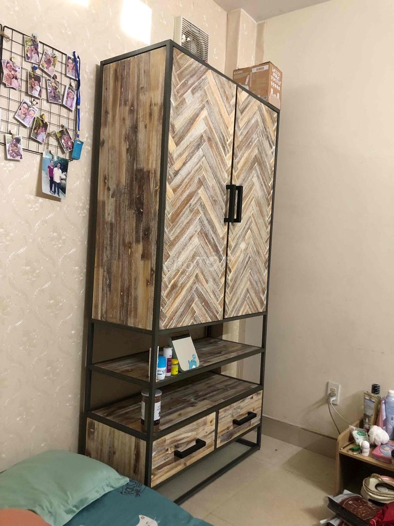 Tủ quần áo gỗ thông vân gỗ. Mua bán Tủ, kệ gia đình tại Quận Tân Phú Tp Hồ Chí Minh được đăng bởi Sơn hình 1