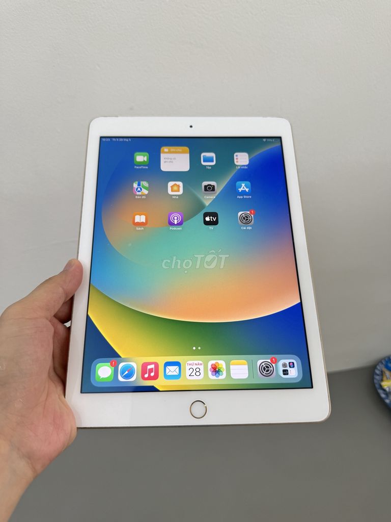 Thanh lý iPad Gen 5 32gb wifi+4G hoạt động ổn định. Mua bán Máy tính bảng tại Quận Cầu Giấy Hà Nội được đăng bởi Hoàng Anh Watch hình 1