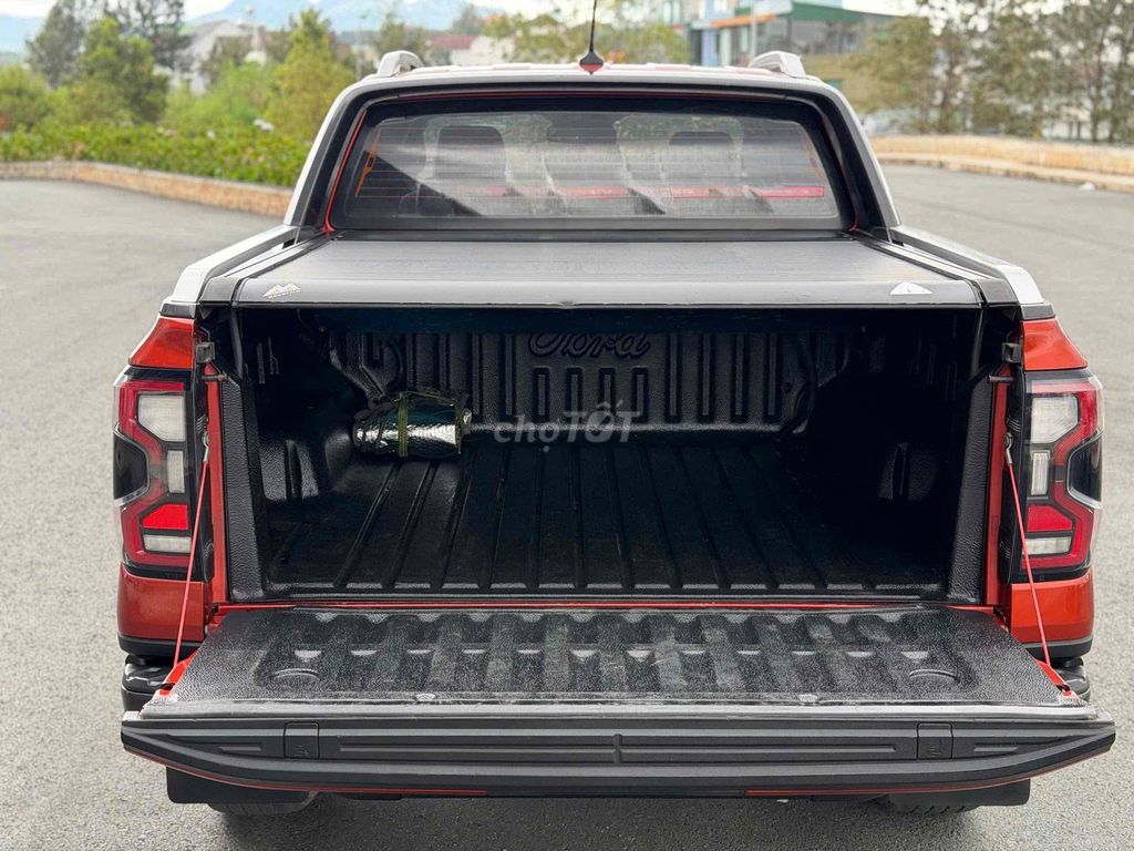 Ford Ranger Wildtrak 2023 красный 70 тыс. км