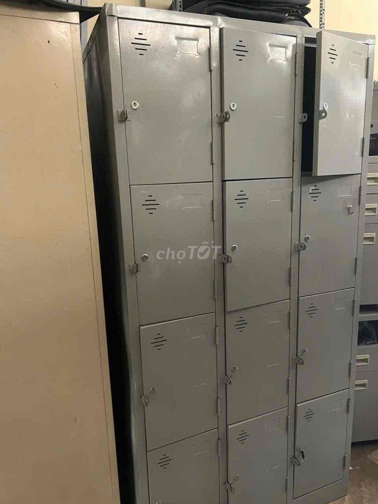 Tủ locker Sắt Xám 12 ngăn đủ khoá. Mua bán Tủ, kệ gia đình tại Quận Hà Đông Hà Nội được đăng bởi LAN ANH hình 1
