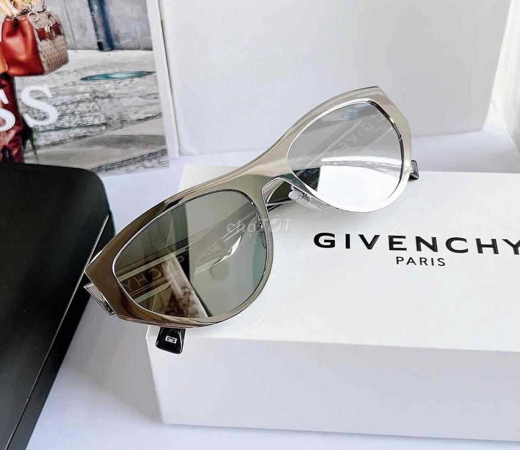 Deal kính Givenchy tráng bạc Unisex ( auth new )