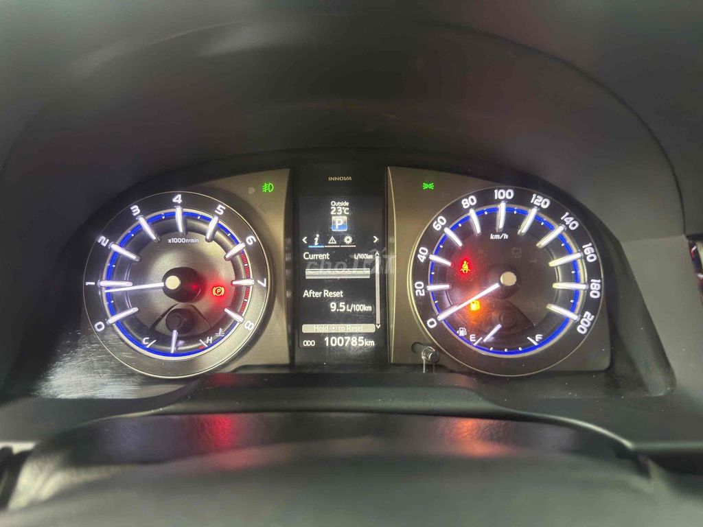 Toyota Innova 2.0G 2018 màu đồng xe gia đình chuẩn. Mua bán Ô tô tại Quận Gò Vấp Tp Hồ Chí Minh được đăng bởi Đại lý chính hãng xe qua sử dụng Toyota Sài Gòn hình 11