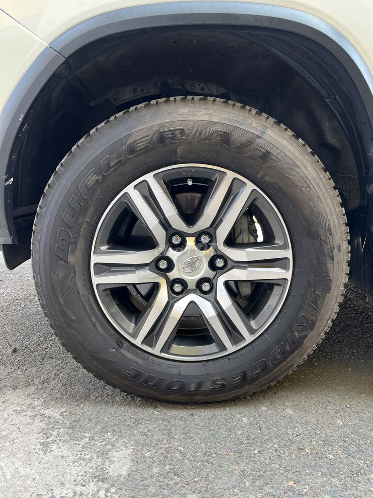 TOYOTA FORTUNER 2.4G 4X2 AT 2019 XE GIA ĐÌNH ĐI ÍT. Mua bán Ô tô tại Thành phố Thủ Đức Tp Hồ Chí Minh được đăng bởi Hiếu hình 18