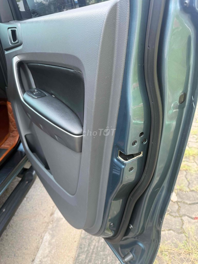 Ford Ranger 2014 XLS 2.2 4x2 AT - 133000 km. Mua bán Ô tô tại Quận 5 Tp Hồ Chí Minh được đăng bởi Blue Tyres hình 8