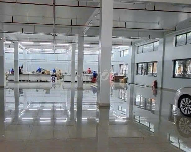 Thuê kho xưởng Quận 7 DT 200m2 mới xây dựng, bãi rộng bốc dỡ hàng hóa