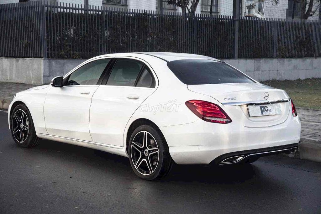 LONG ANH AUTO về Mercedes C250ex 2018. Mua bán Ô tô tại Quận 7 Tp Hồ Chí Minh được đăng bởi LongAnh AuTo  hình 12