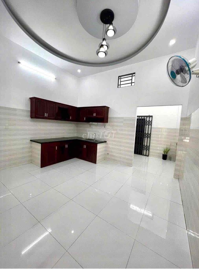 Аренда · 4 комн. · 100 м² · Huyện Nhà Bè, ул. Đường Huỳnh Tấn Phát