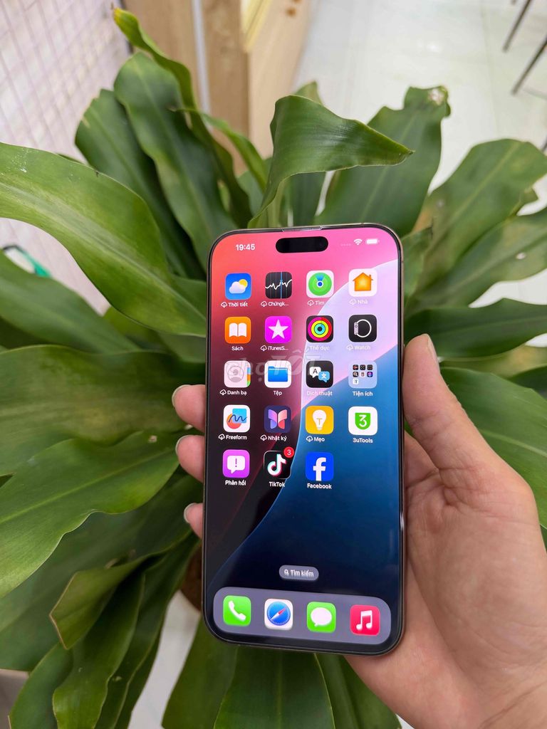 Apple iPhone 16 Pro Max Vàng dùng wifi 256G. Mua bán Điện thoại tại Quận Ninh Kiều Cần Thơ được đăng bởi LyN hình 1