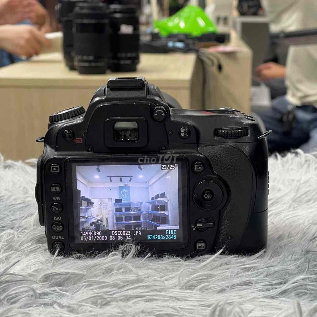 Máy ảnh Nikon D90 ống kính AF-S 18-105mm Đen. Mua bán Máy ảnh, Máy quay tại Quận 5 Tp Hồ Chí Minh được đăng bởi Phan Thế Phong  hình 1