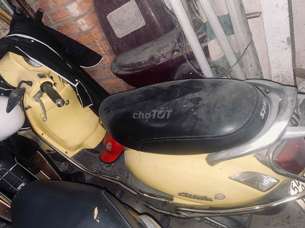 SYM Attila 2010 màu Vàng. Mua bán Xe máy tại Quận 6 Tp Hồ Chí Minh được đăng bởi Nguyễn Thương hình 1