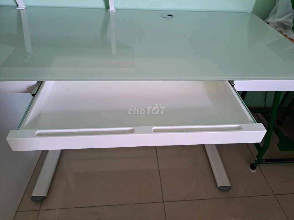 Bàn làm việc bàn học chống gù nâng hạ bằng tay. Mua bán Bàn ghế tại Quận 6 Tp Hồ Chí Minh được đăng bởi Linh hình 3