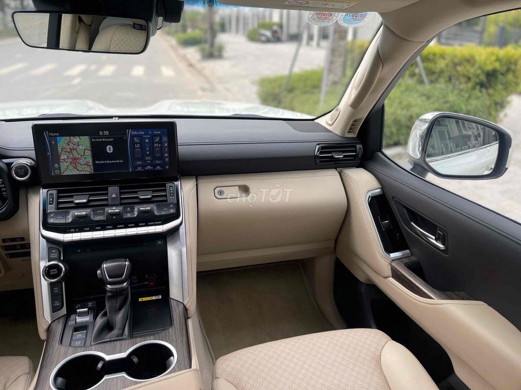 Toyota Land Cruiser LC300 2023 3.5 V6 - 21000 km. Mua bán Ô tô tại Quận 1 Tp Hồ Chí Minh được đăng bởi Nguyên hình 7