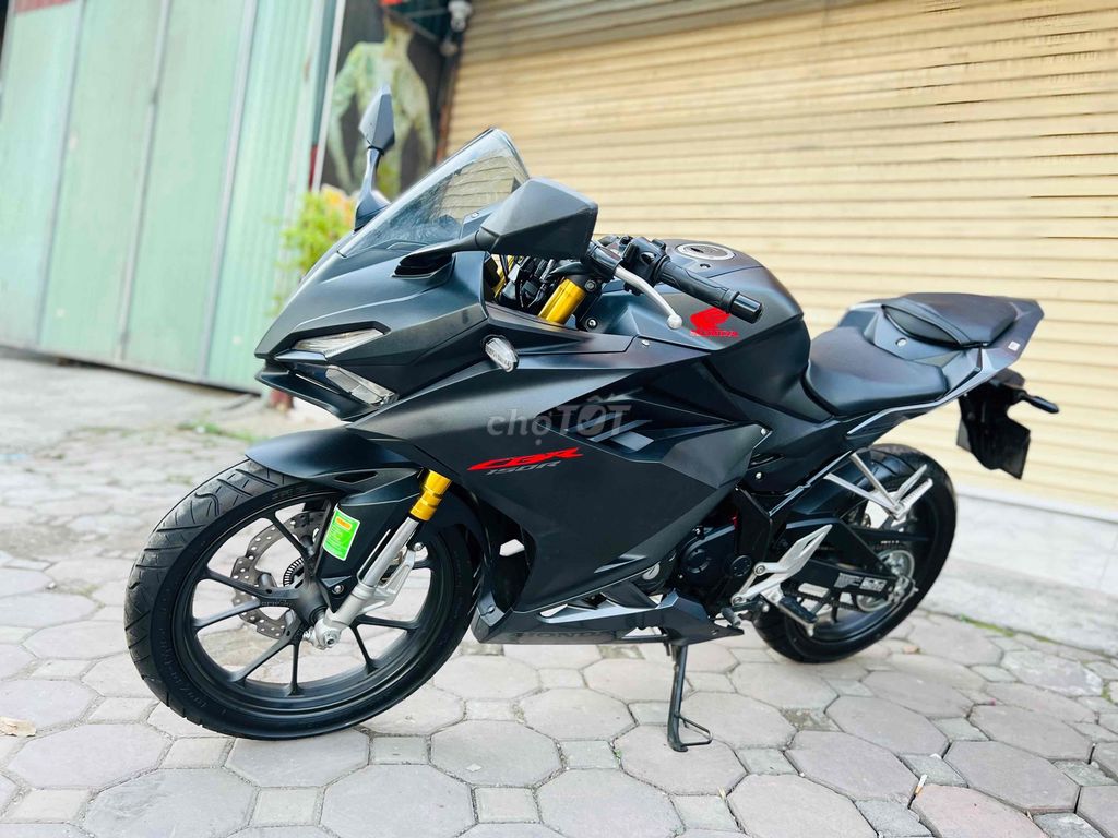 Honda CBR 150 abs đời mới.chính chủ đập thùng pkl. Mua bán Xe máy tại Quận Cầu Giấy Hà Nội được đăng bởi Tong motor xe may hình 3
