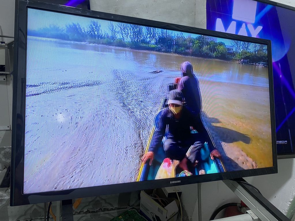 Tivi Samsung 32J4303 xem youtube ngon. Mua bán Tivi, Âm thanh tại Quận 6 Tp Hồ Chí Minh được đăng bởi Quang hình 1