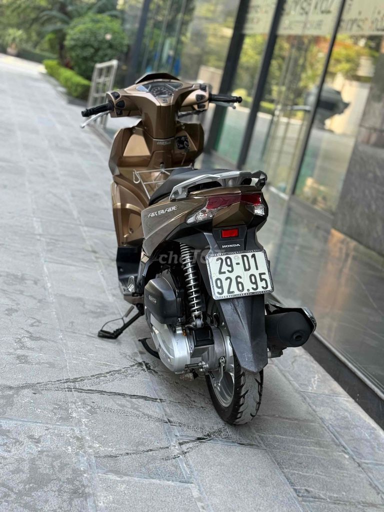 Honda Airblade 125 2017 Vàng đồng 3D 29D1. Mua bán Xe máy tại Quận Ba Đình Hà Nội được đăng bởi Xe Máy Nam Thi hình 14