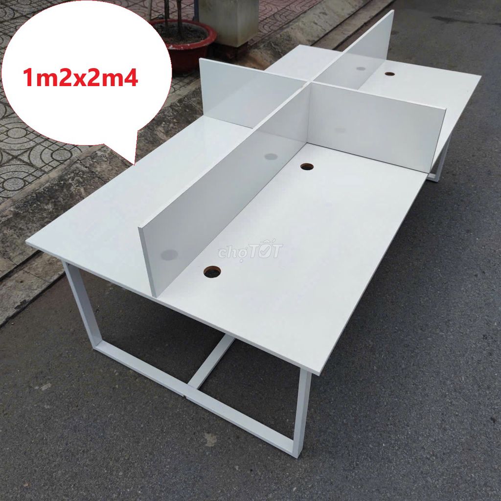 Bàn làm việc cụm 4 người,bàn nhóm 4 chỗ ngồi đẹp. Mua bán Đồ dùng văn phòng tại Thành phố Thủ Đức Tp Hồ Chí Minh được đăng bởi PHÚ NHÀN NỘI THẤT THANH LÝ SÀI GÒN hình 1