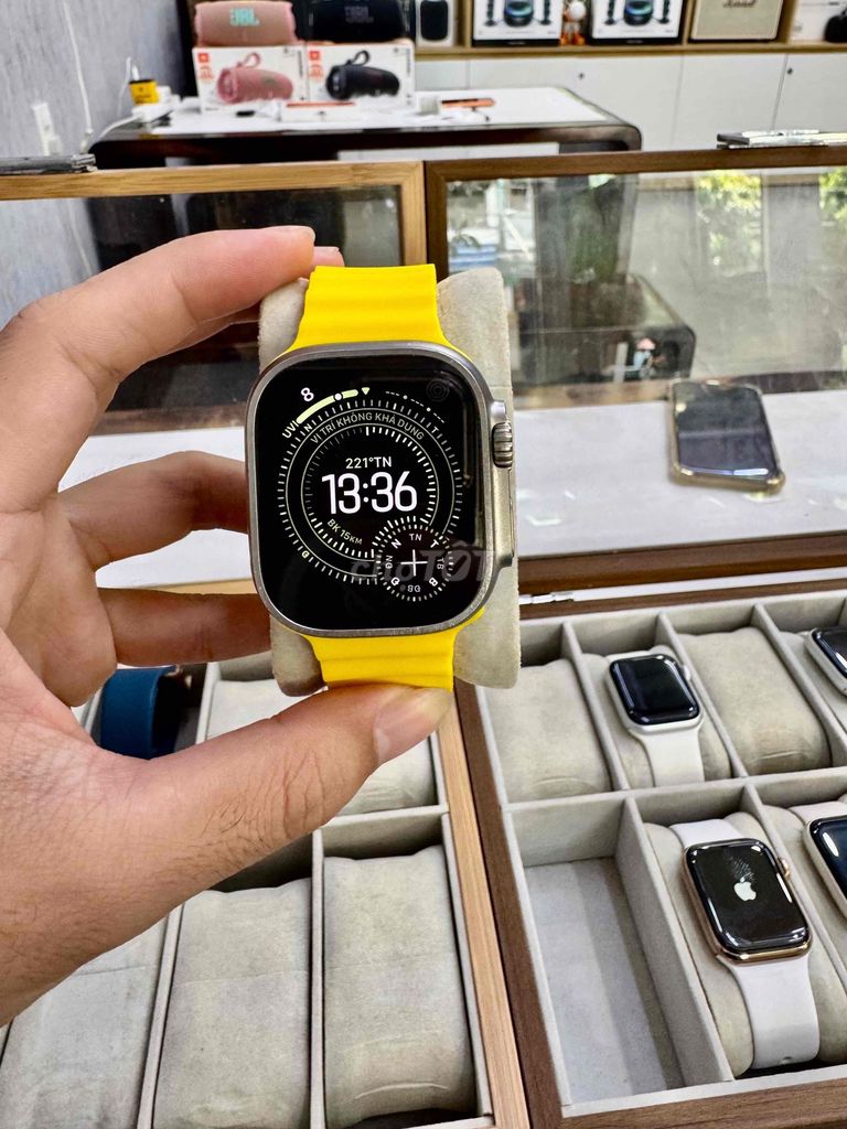 Apple Watch Ultra 2 Titan Vàng 49mm. Mua bán Thiết bị đeo thông minh tại Quận Thanh Khê Đà Nẵng được đăng bởi Apple Watch Chính Hãng SO1 DaNang hình 1